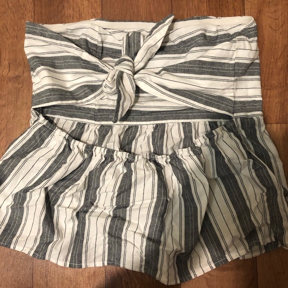 Women’s Tops - Picture 5 of 5